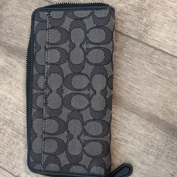 Coach Black and Gray Handbag with Wallet Set - Picture 12 of 13